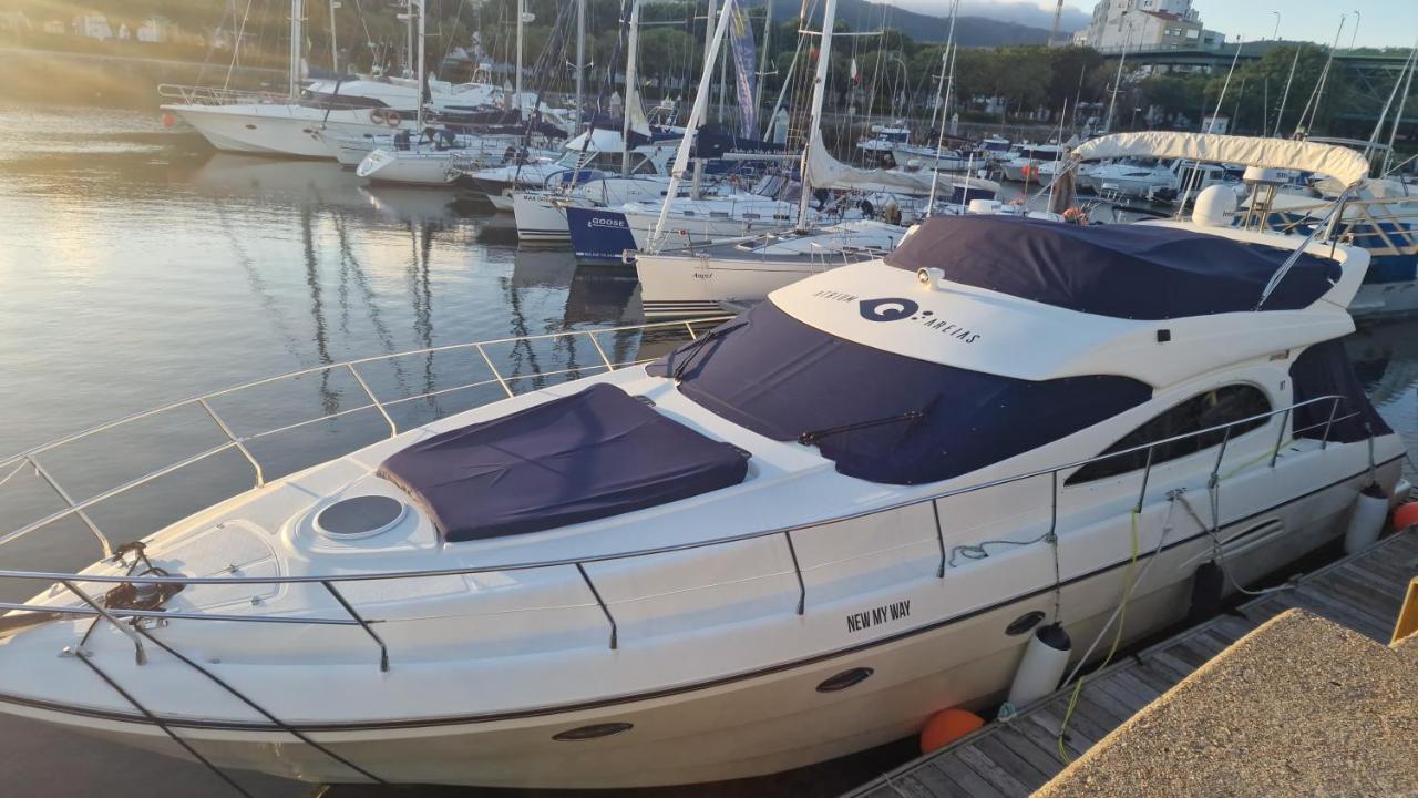 Barco no Coração da Cidade - Iate de 5 estrelas Viana do Castelo Extérieur photo